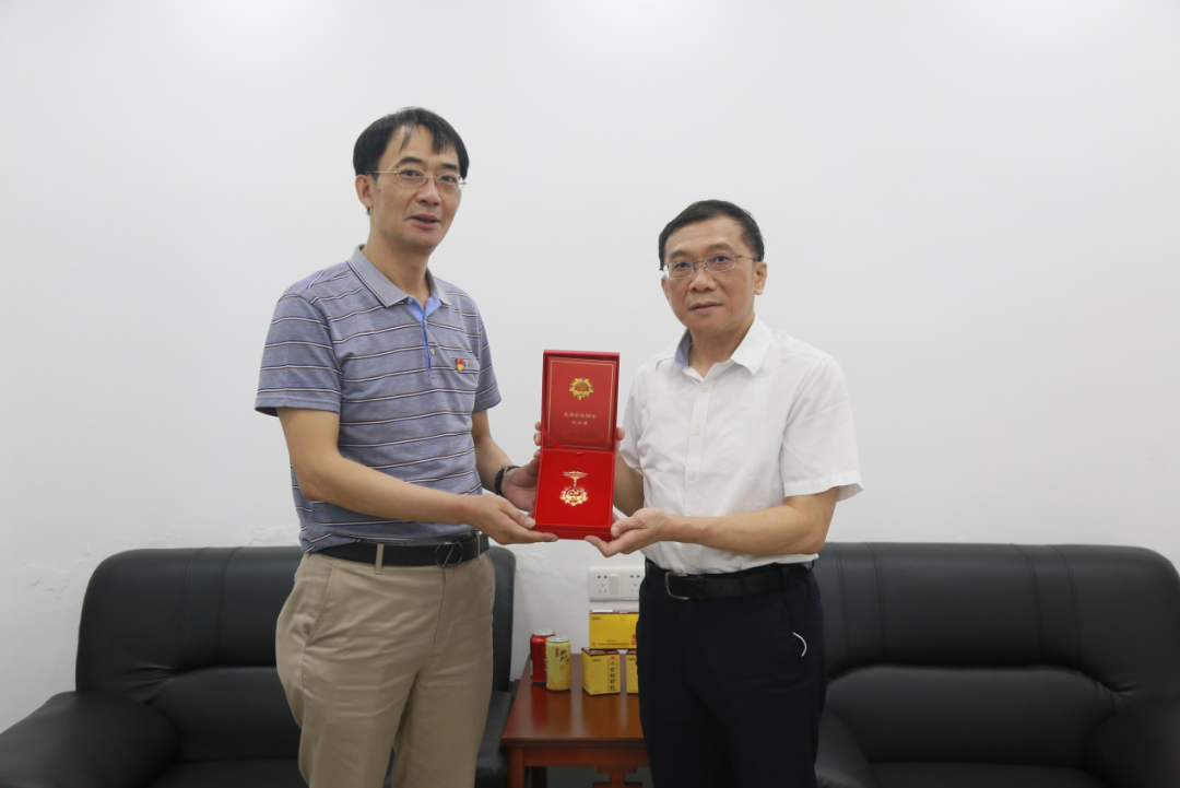 共忆党史话初心，，，矢志不渝跟党走 ——白云山Z6人生就是博公司“七一”前夕慰问离休干部刘玉珍同志