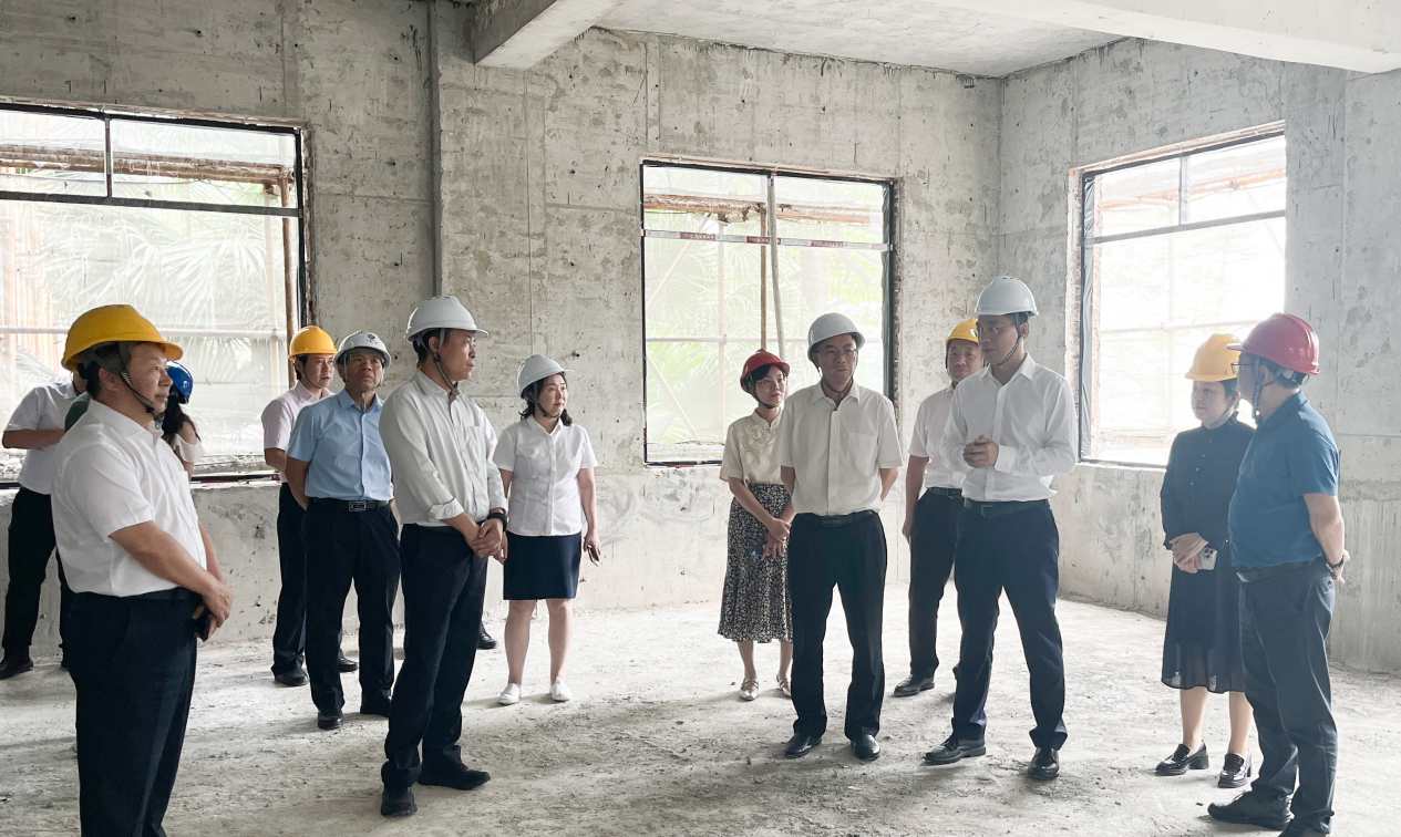 广药集团向导一行到白云山Z6人生就是博制药开展生产谋划调研